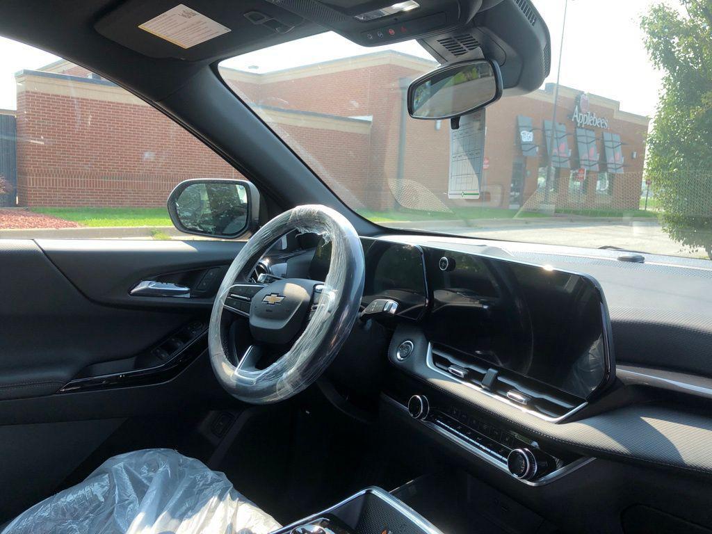 new 2026 Chevrolet Equinox car, priced at $31,300