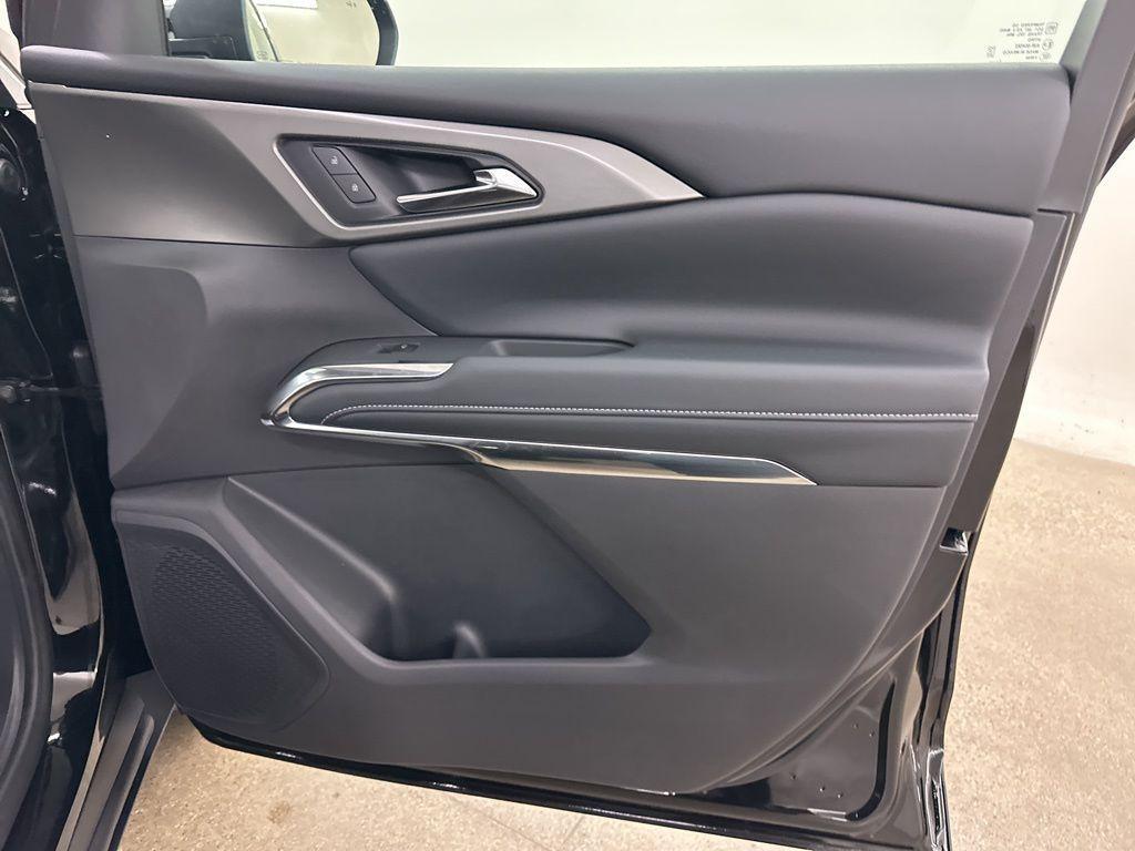 new 2026 Chevrolet Traverse car, priced at $42,850