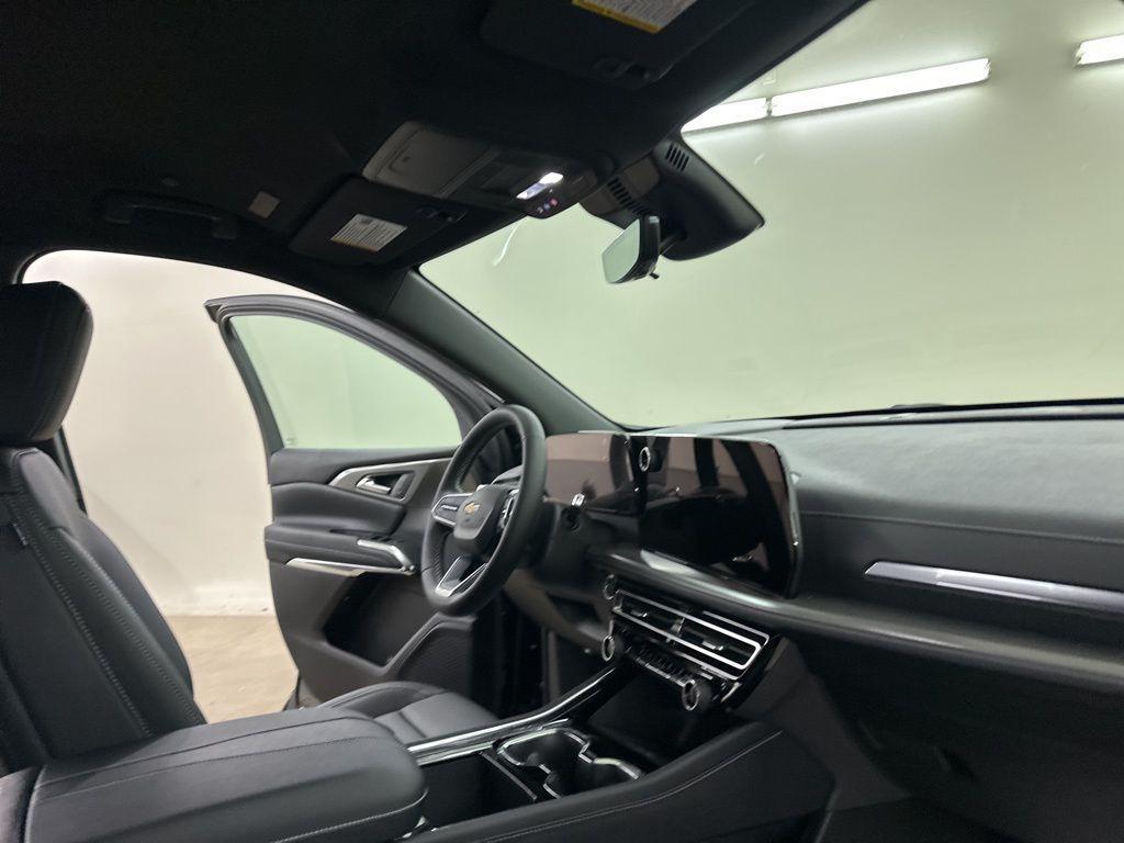 new 2026 Chevrolet Traverse car, priced at $42,850