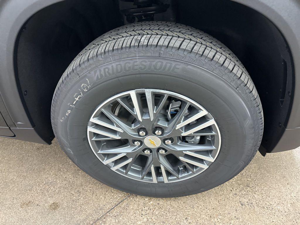 new 2026 Chevrolet Traverse car, priced at $42,850