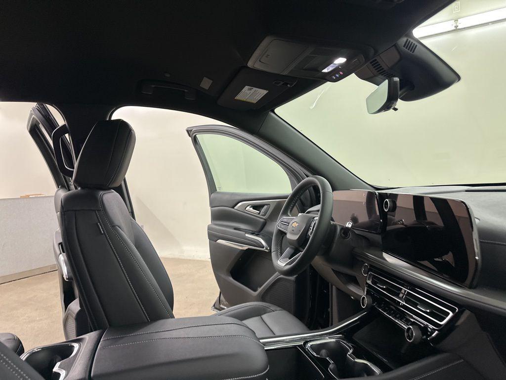 new 2026 Chevrolet Traverse car, priced at $42,850