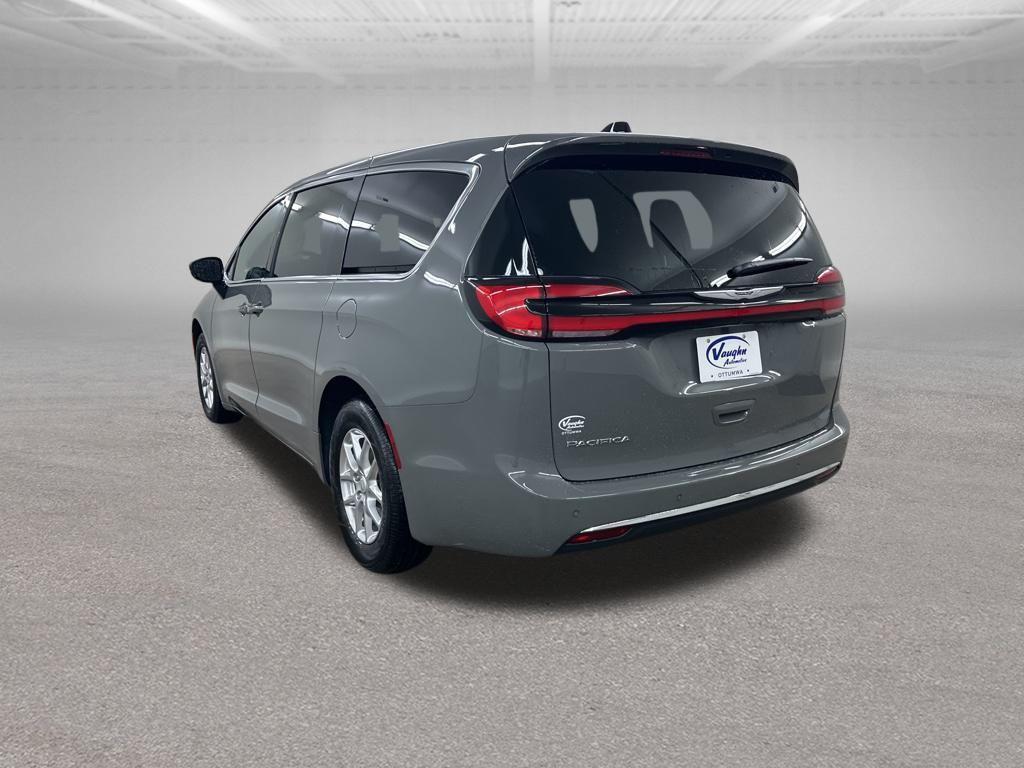new 2025 Chrysler Pacifica car, priced at $40,281