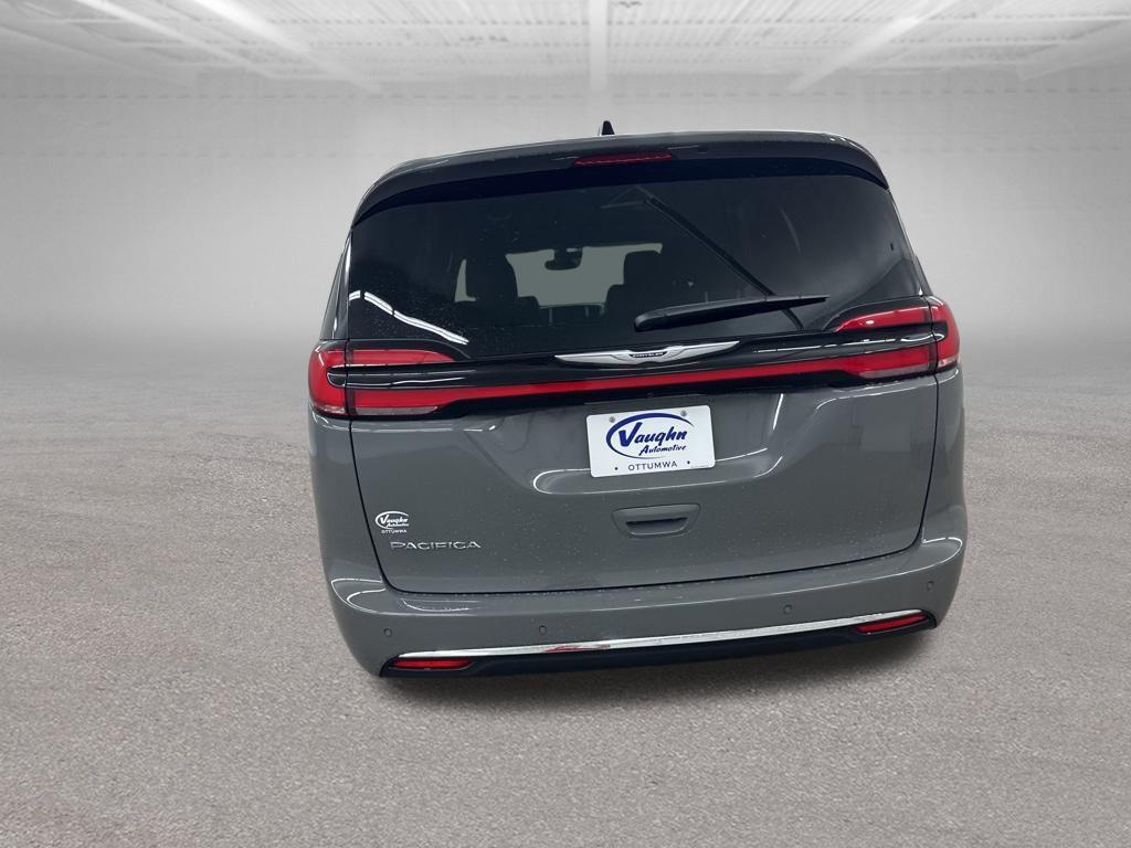 new 2025 Chrysler Pacifica car, priced at $40,281