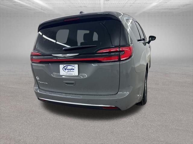 new 2025 Chrysler Pacifica car, priced at $41,019