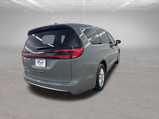 new 2025 Chrysler Pacifica car, priced at $41,019