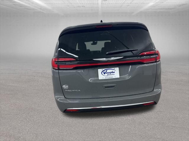 new 2025 Chrysler Pacifica car, priced at $41,019