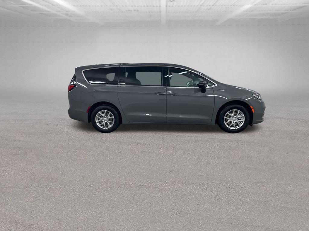 new 2025 Chrysler Pacifica car, priced at $40,281