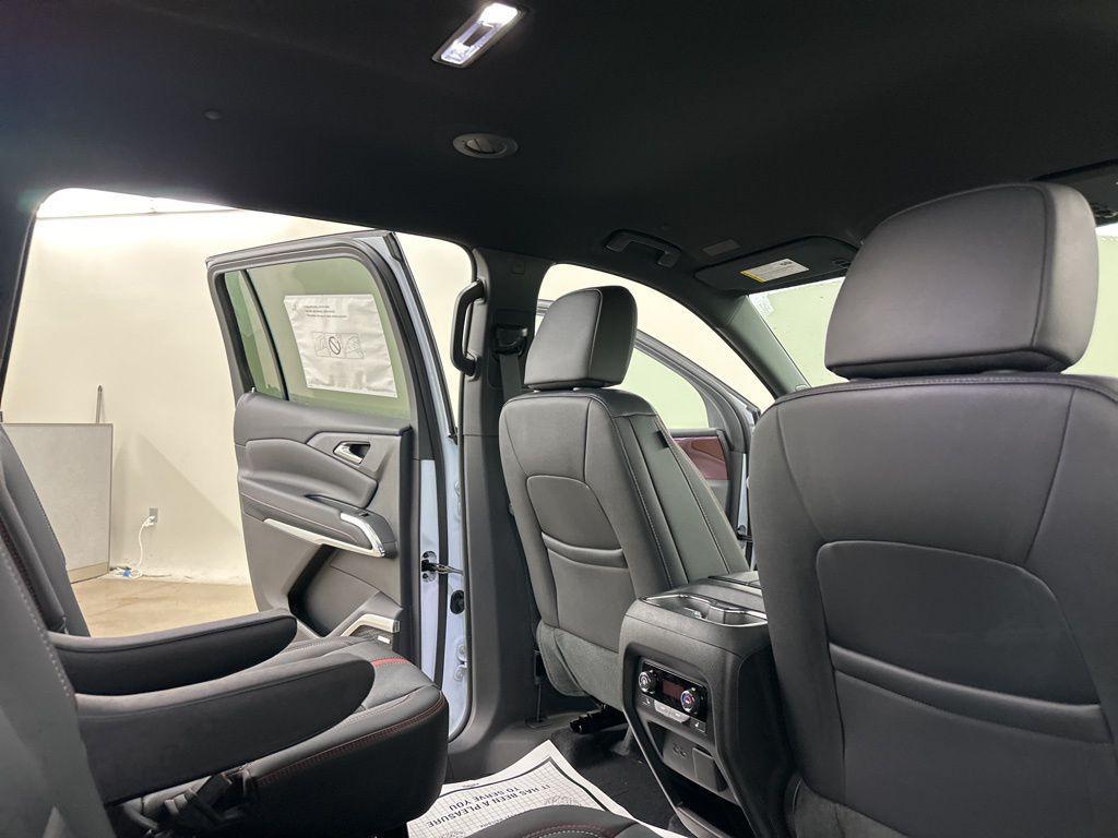 new 2026 Chevrolet Traverse car, priced at $57,561