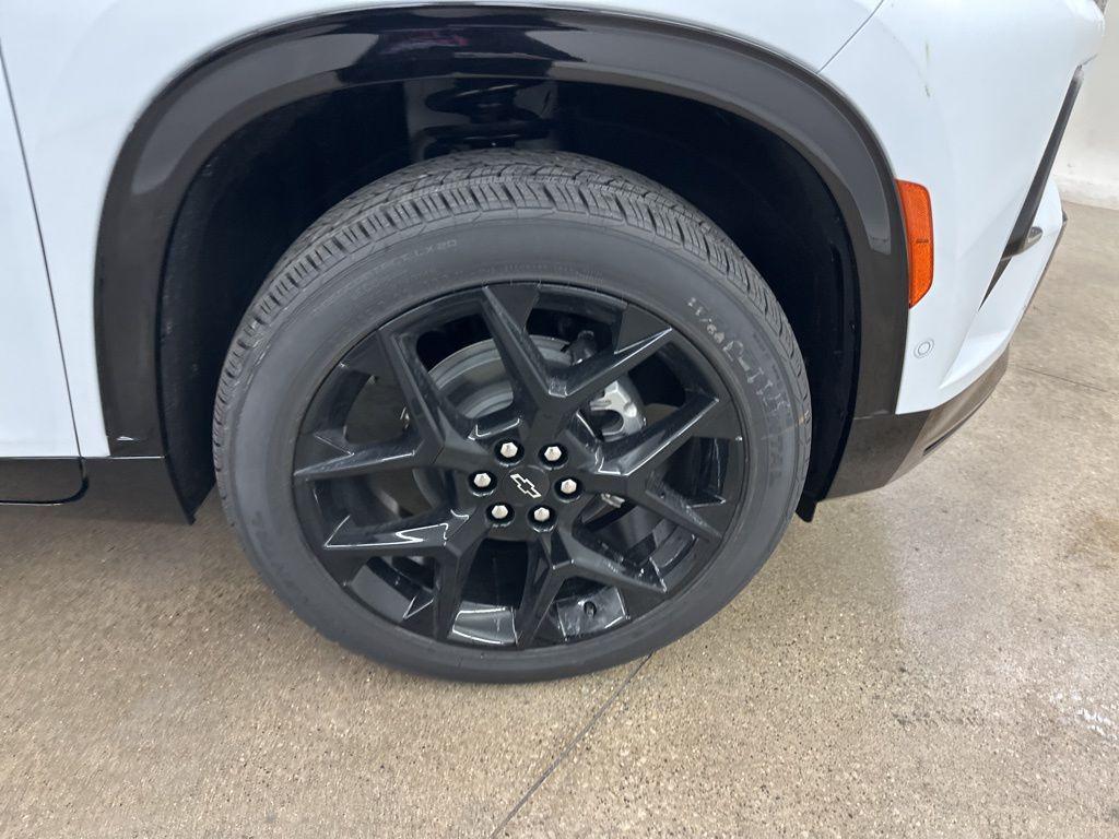 new 2026 Chevrolet Traverse car, priced at $57,561