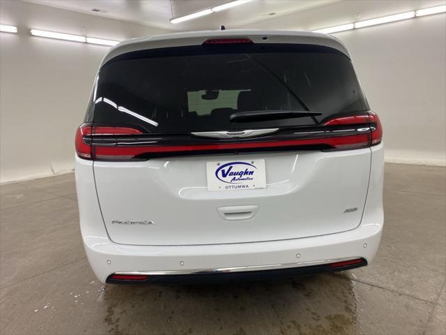 new 2025 Chrysler Pacifica car, priced at $41,082
