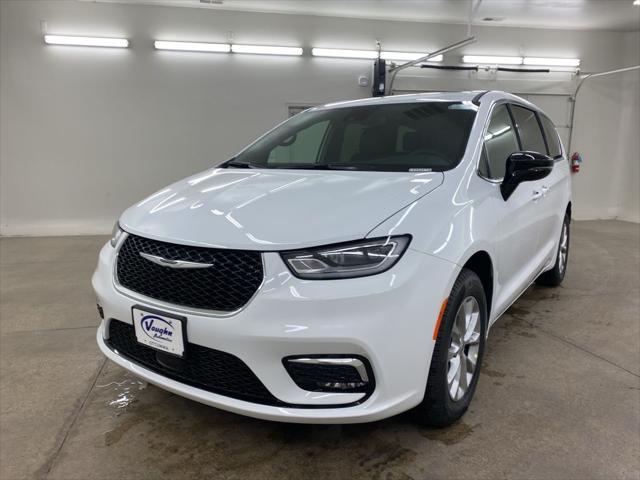 new 2025 Chrysler Pacifica car, priced at $41,082
