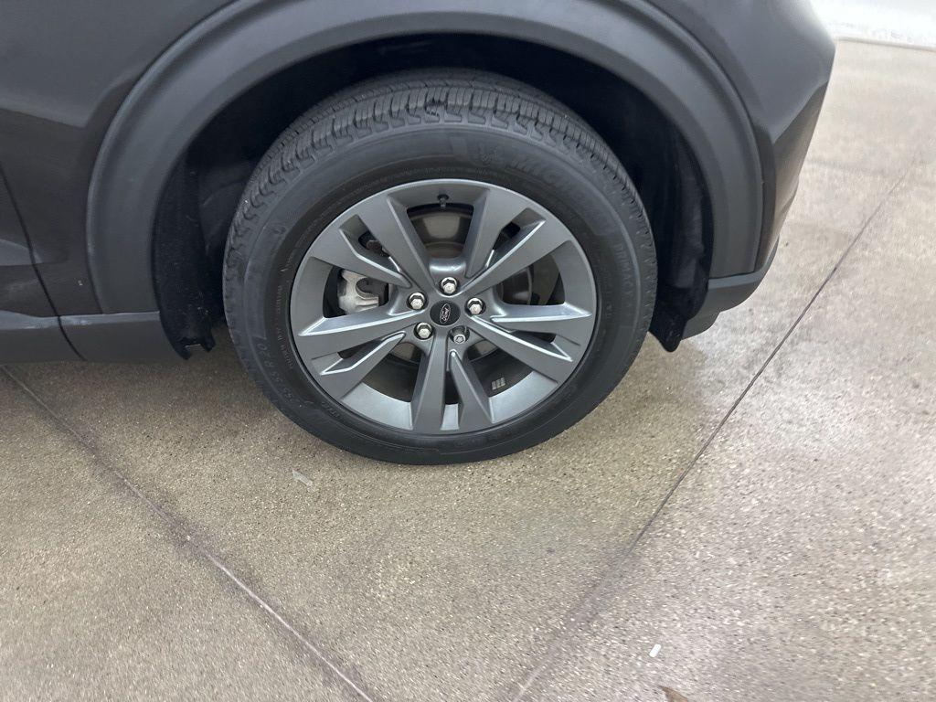 used 2022 Ford Explorer car, priced at $29,999
