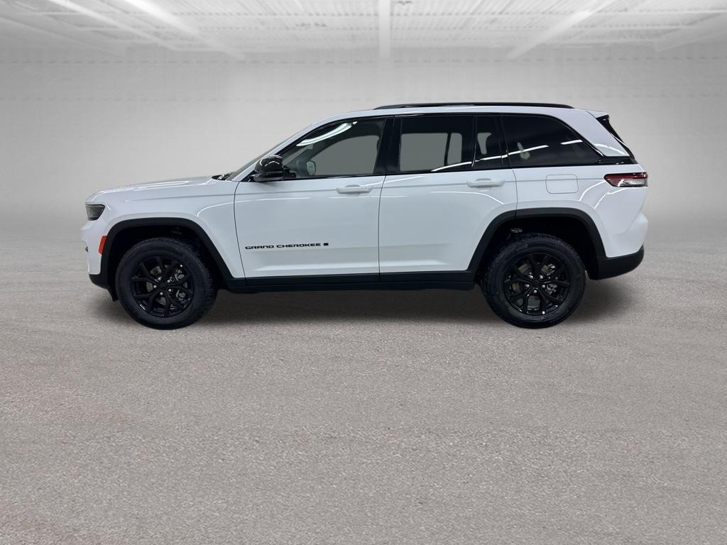 new 2025 Jeep Grand Cherokee car, priced at $39,471
