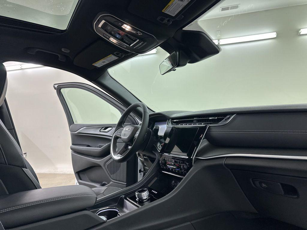new 2025 Jeep Grand Cherokee car, priced at $39,471