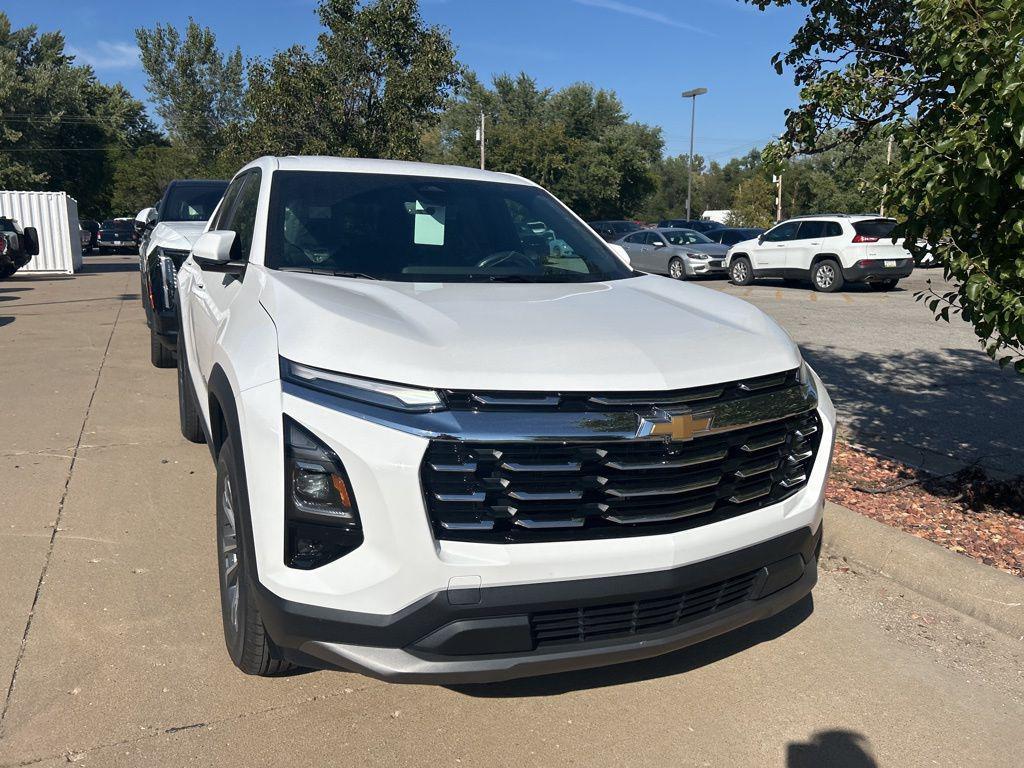 new 2026 Chevrolet Equinox car, priced at $33,634