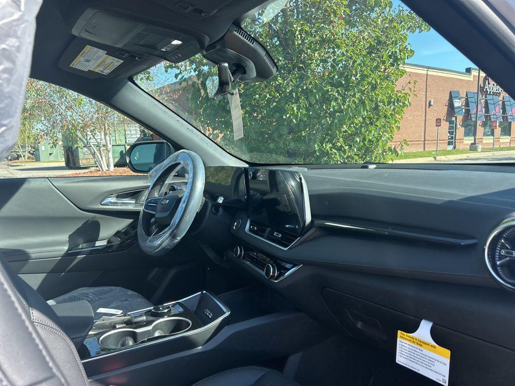 new 2026 Chevrolet Equinox car, priced at $33,634