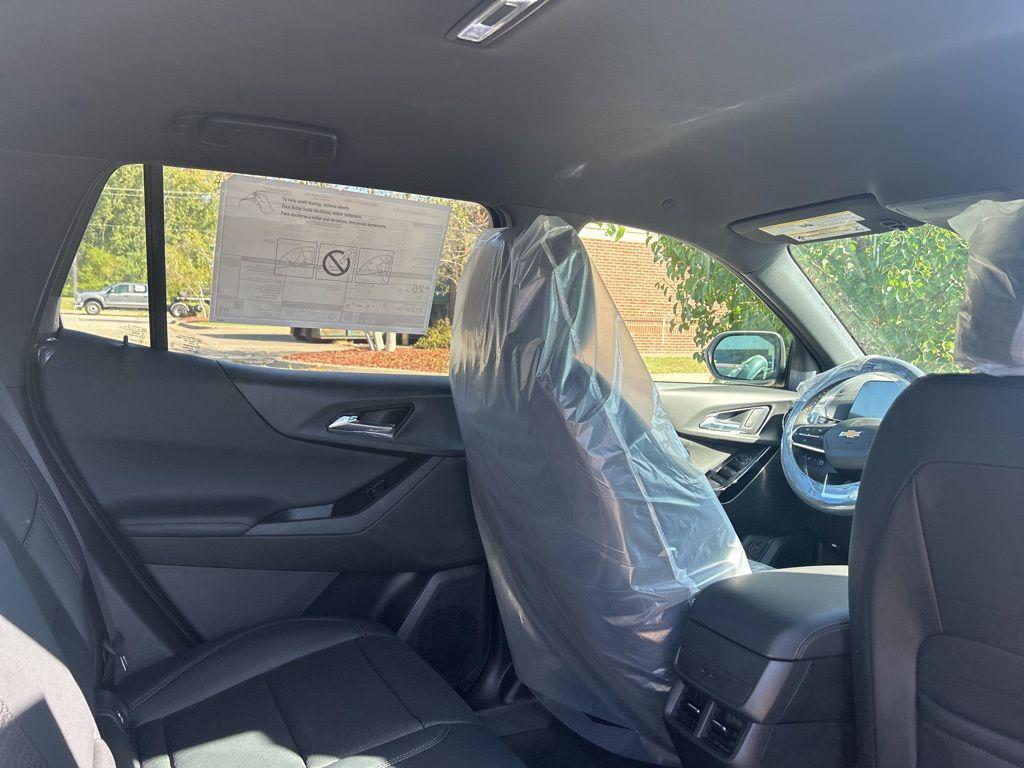 new 2026 Chevrolet Equinox car, priced at $33,634