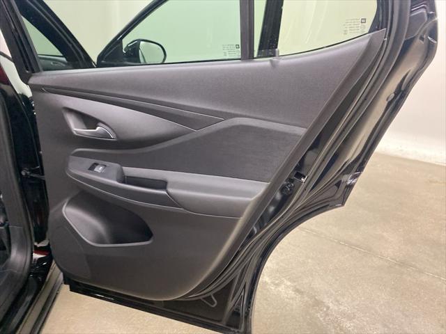 new 2025 Buick Envista car, priced at $25,525