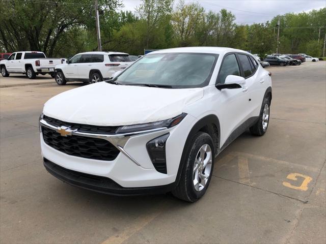 new 2025 Chevrolet Trax car, priced at $23,185