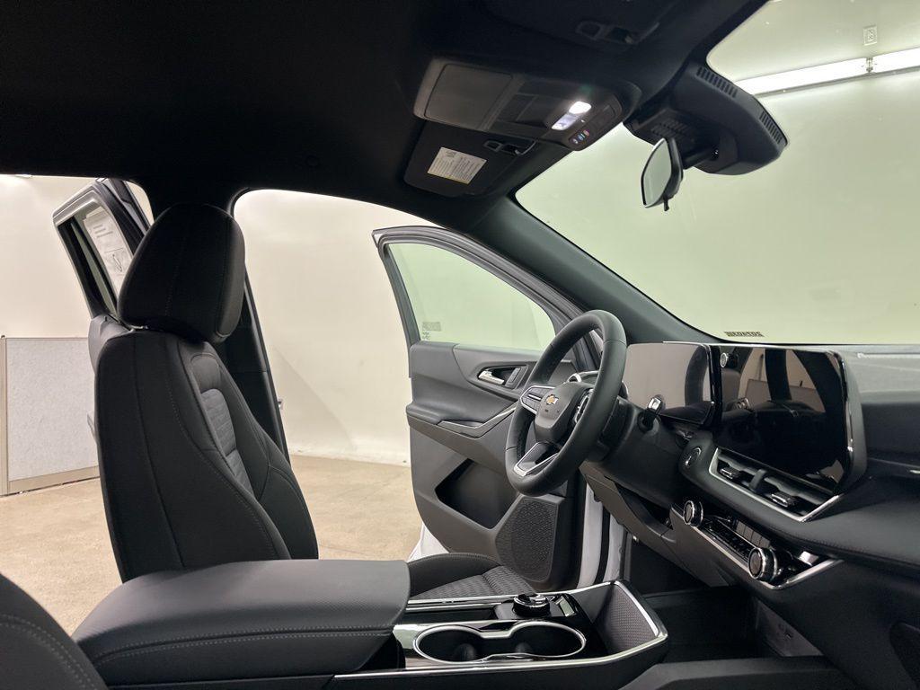 new 2026 Chevrolet Equinox car, priced at $27,407
