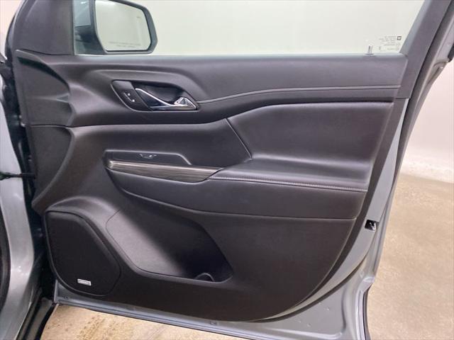 used 2023 GMC Acadia car, priced at $30,499