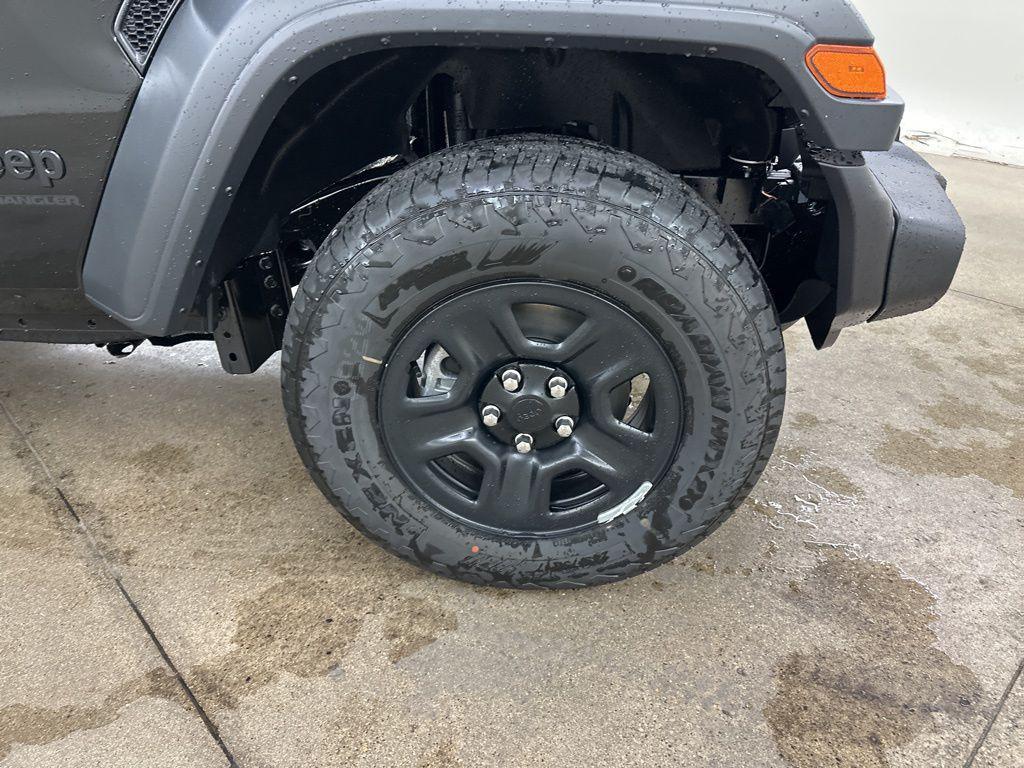 new 2025 Jeep Wrangler car, priced at $32,682