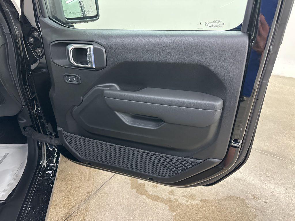 new 2025 Jeep Wrangler car, priced at $32,682