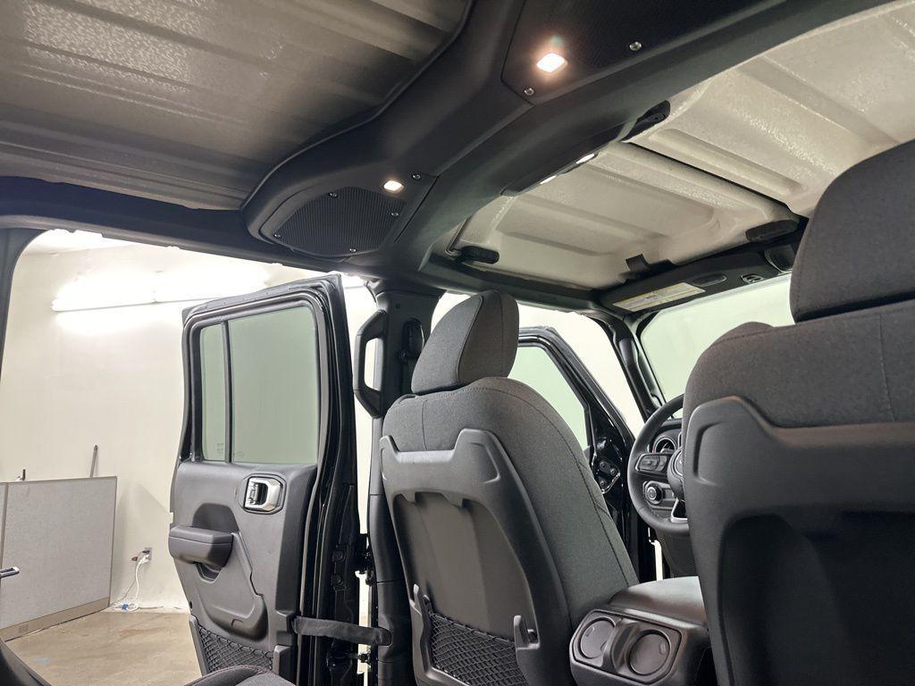 new 2025 Jeep Gladiator car, priced at $47,510