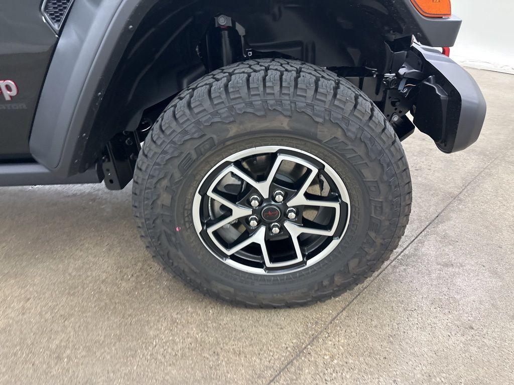 new 2025 Jeep Gladiator car, priced at $47,510
