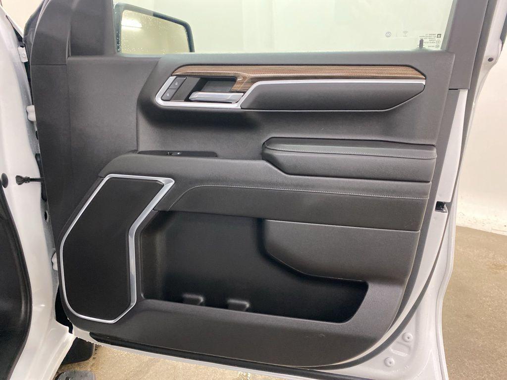 used 2022 Chevrolet Silverado 1500 car, priced at $37,111