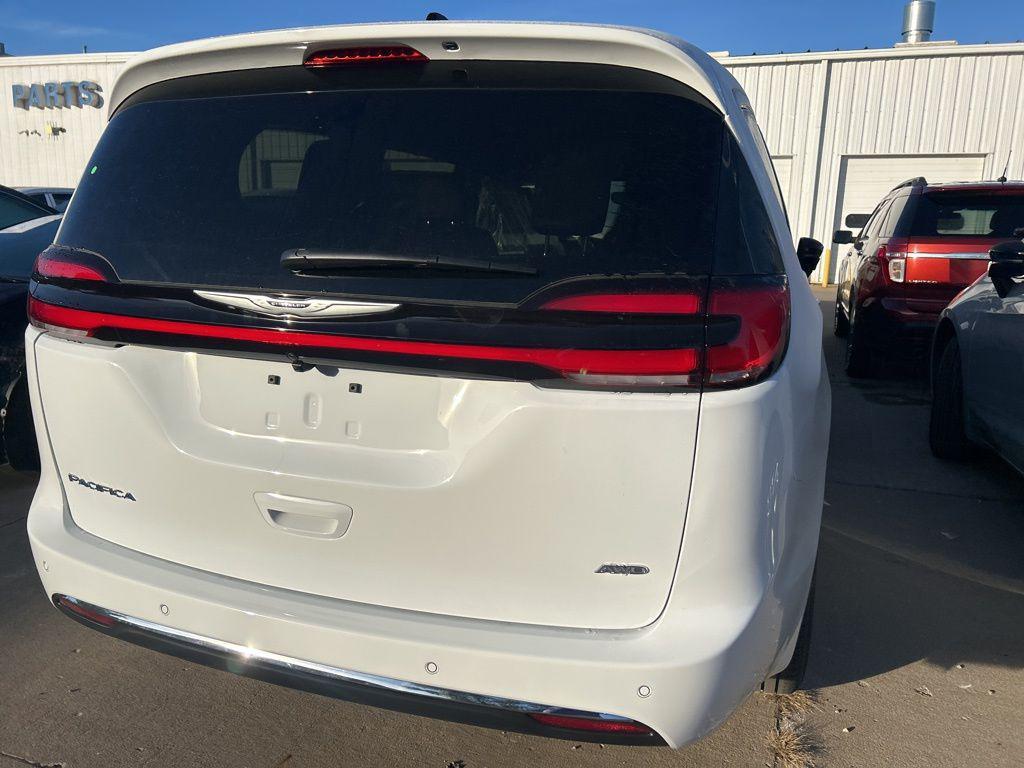 new 2026 Chrysler Pacifica car, priced at $44,384