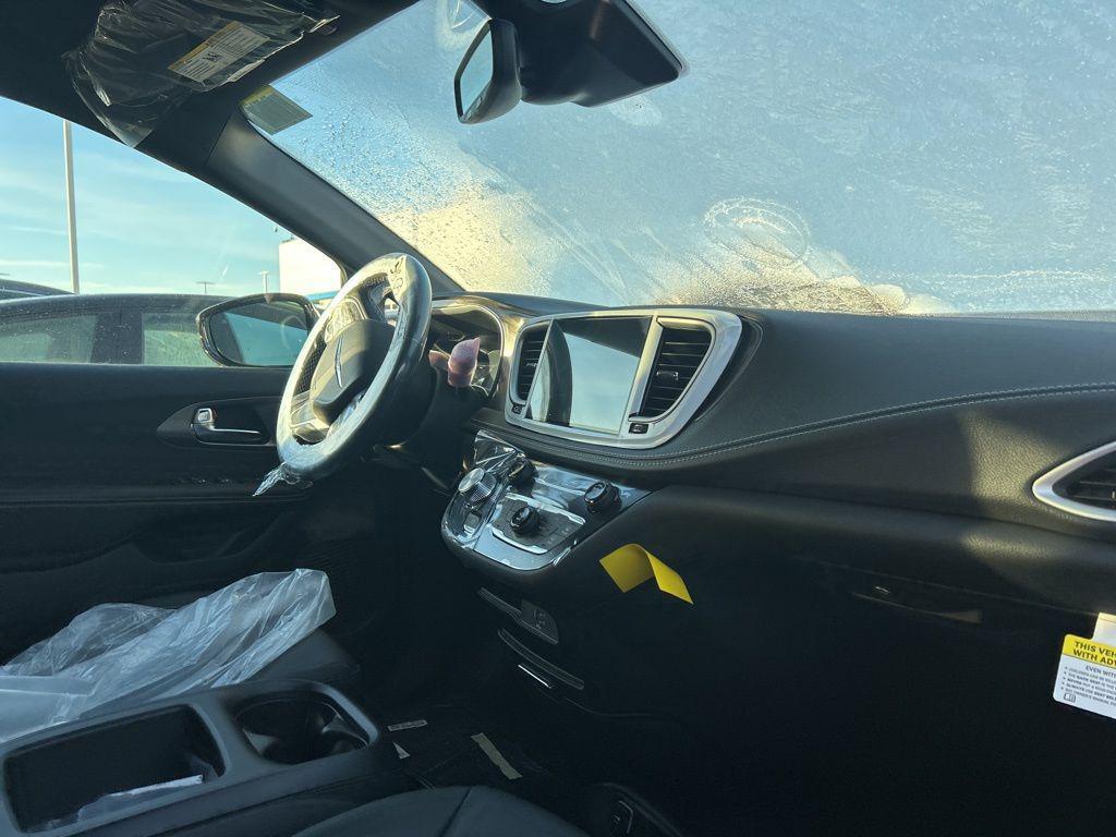 new 2026 Chrysler Pacifica car, priced at $44,384