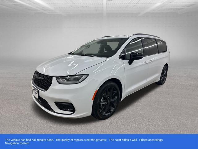 used 2025 Chrysler Pacifica car, priced at $39,999