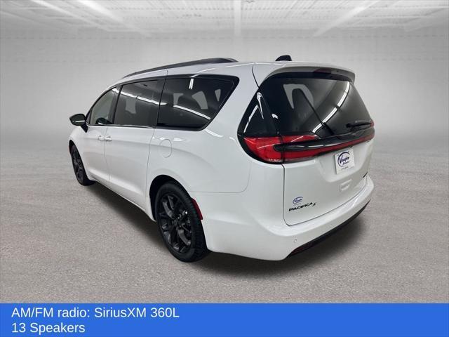 used 2025 Chrysler Pacifica car, priced at $39,999