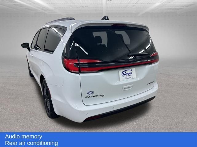 used 2025 Chrysler Pacifica car, priced at $39,999