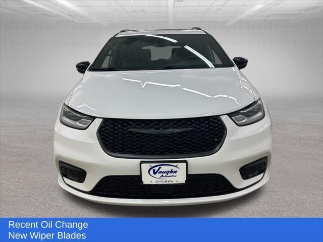 used 2025 Chrysler Pacifica car, priced at $39,999