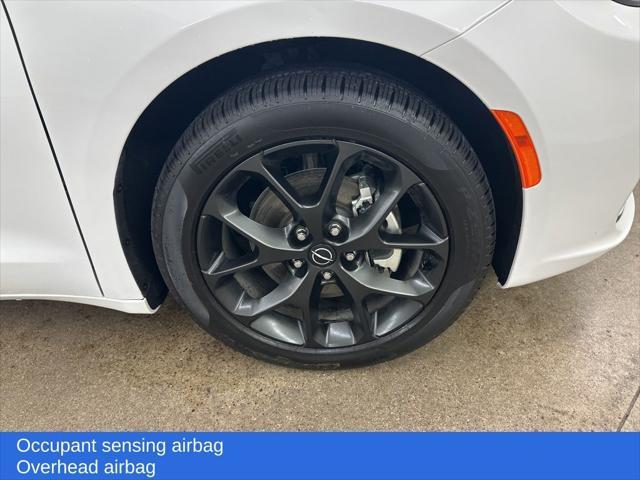 used 2025 Chrysler Pacifica car, priced at $39,999