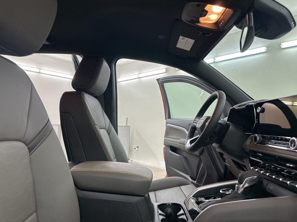 new 2025 Chevrolet Colorado car, priced at $48,619