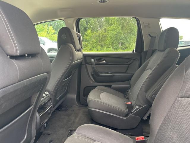 used 2015 Chevrolet Traverse car, priced at $9,999