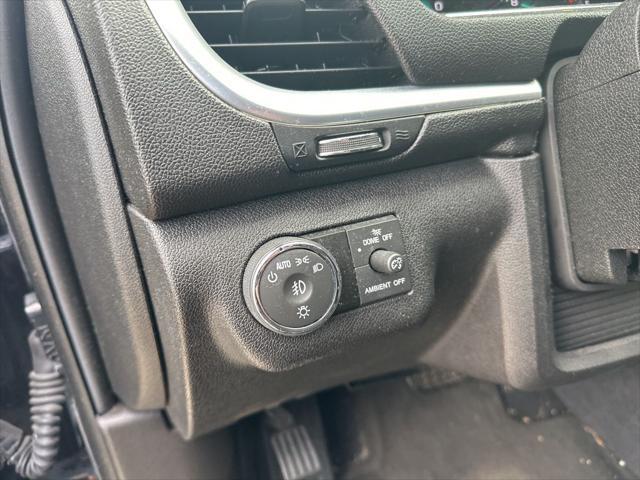 used 2015 Chevrolet Traverse car, priced at $9,999
