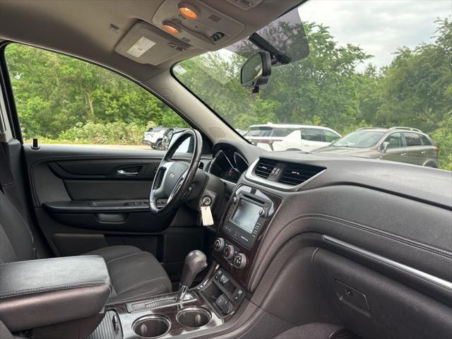 used 2015 Chevrolet Traverse car, priced at $9,999