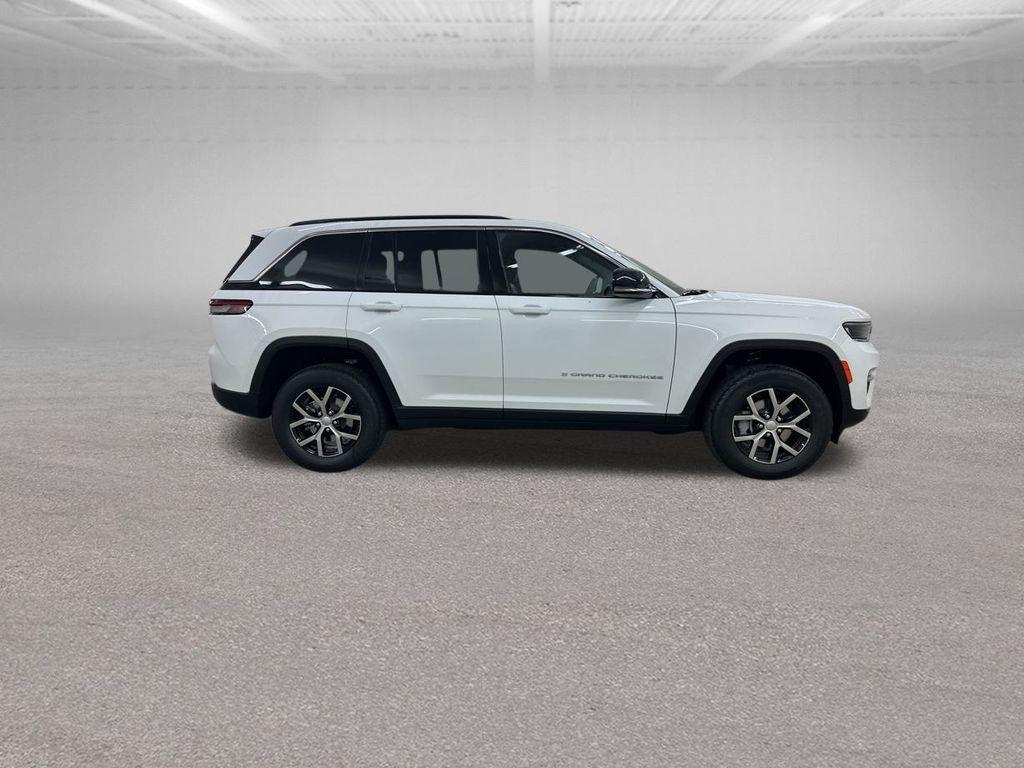 new 2025 Jeep Grand Cherokee car, priced at $41,650