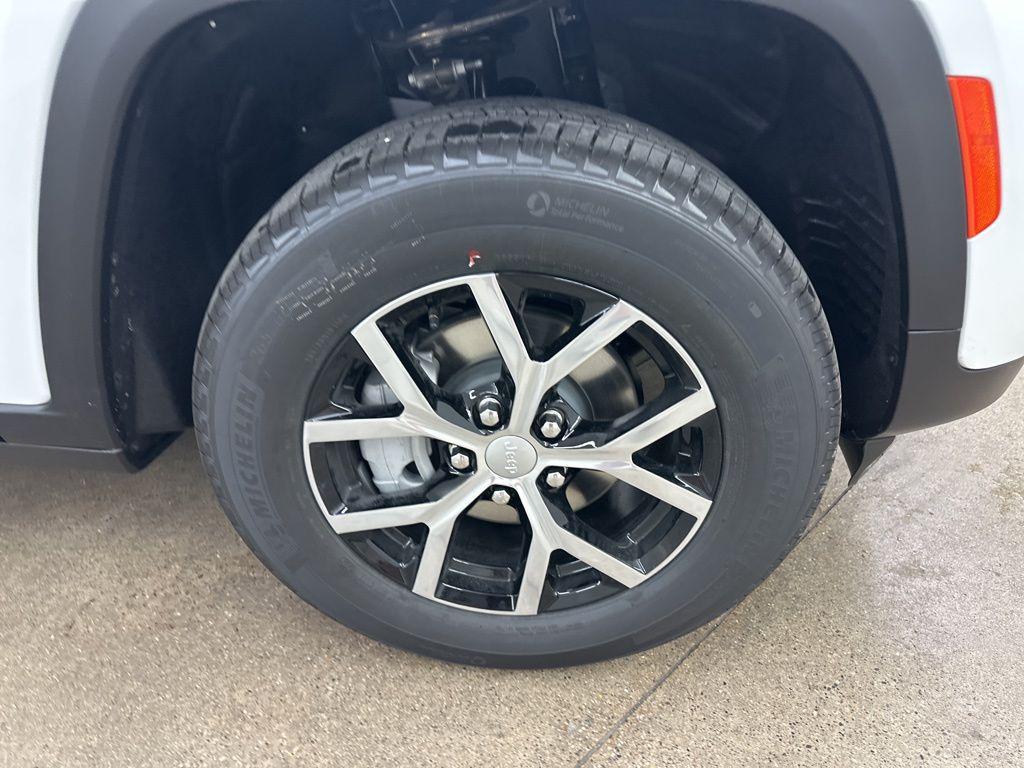 new 2025 Jeep Grand Cherokee car, priced at $41,650