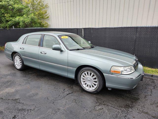 used 2004 Lincoln Town Car car, priced at $13,985