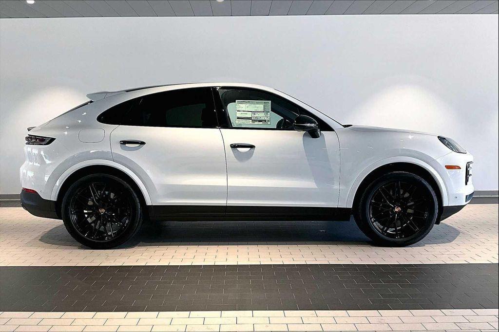new 2025 Porsche Cayenne car, priced at $113,485