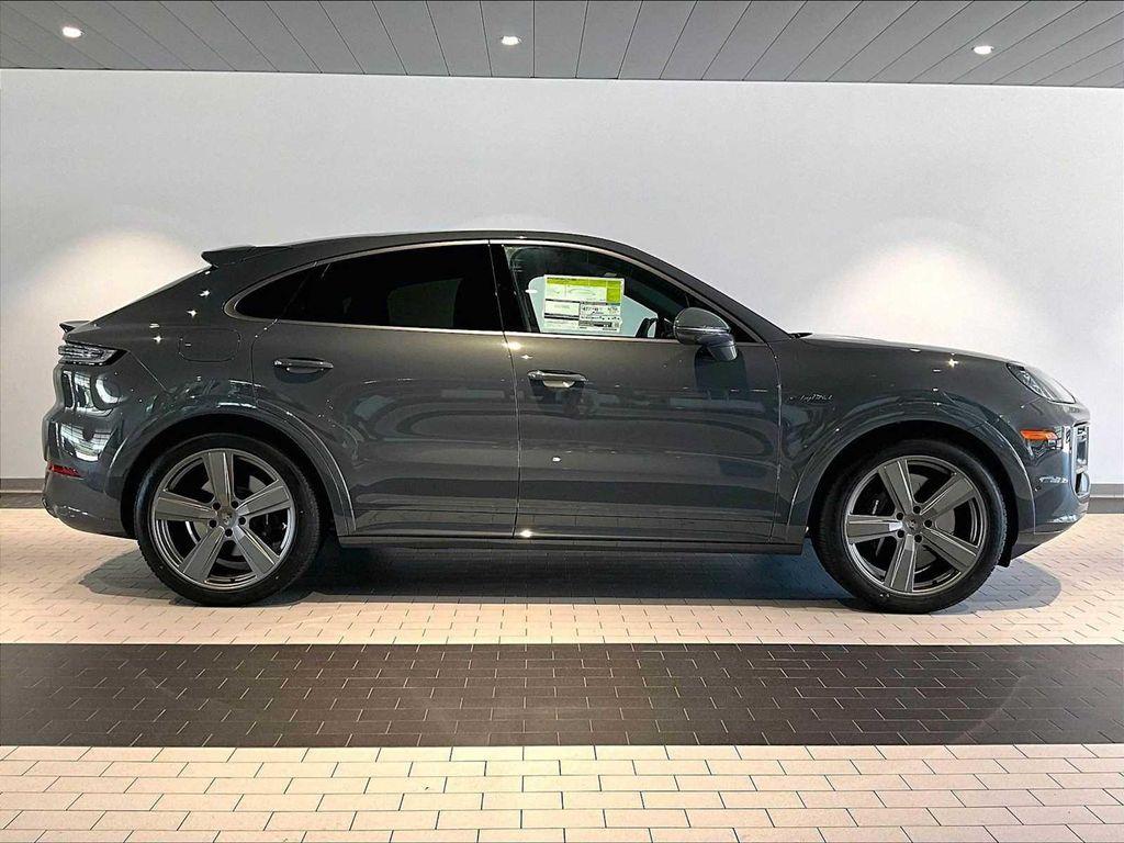 new 2025 Porsche Cayenne car, priced at $195,995