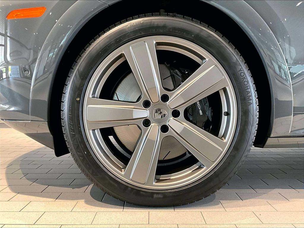 new 2025 Porsche Cayenne car, priced at $195,995