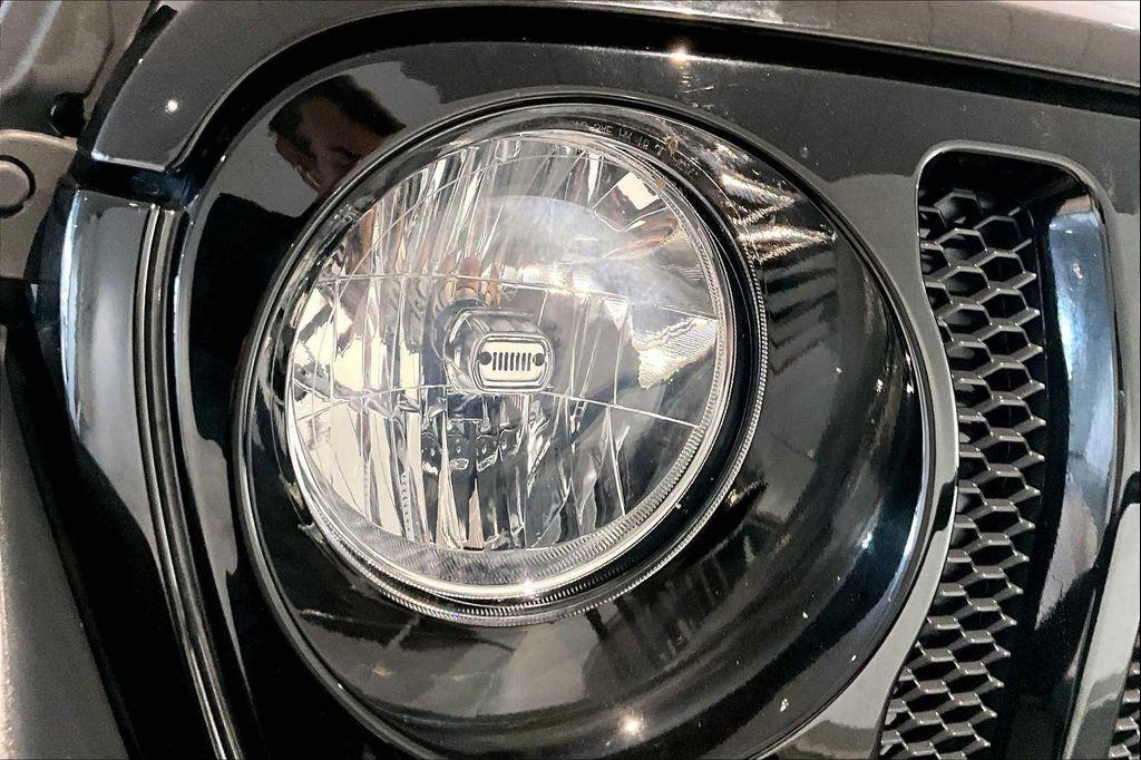 used 2018 Jeep Wrangler Unlimited car, priced at $28,888