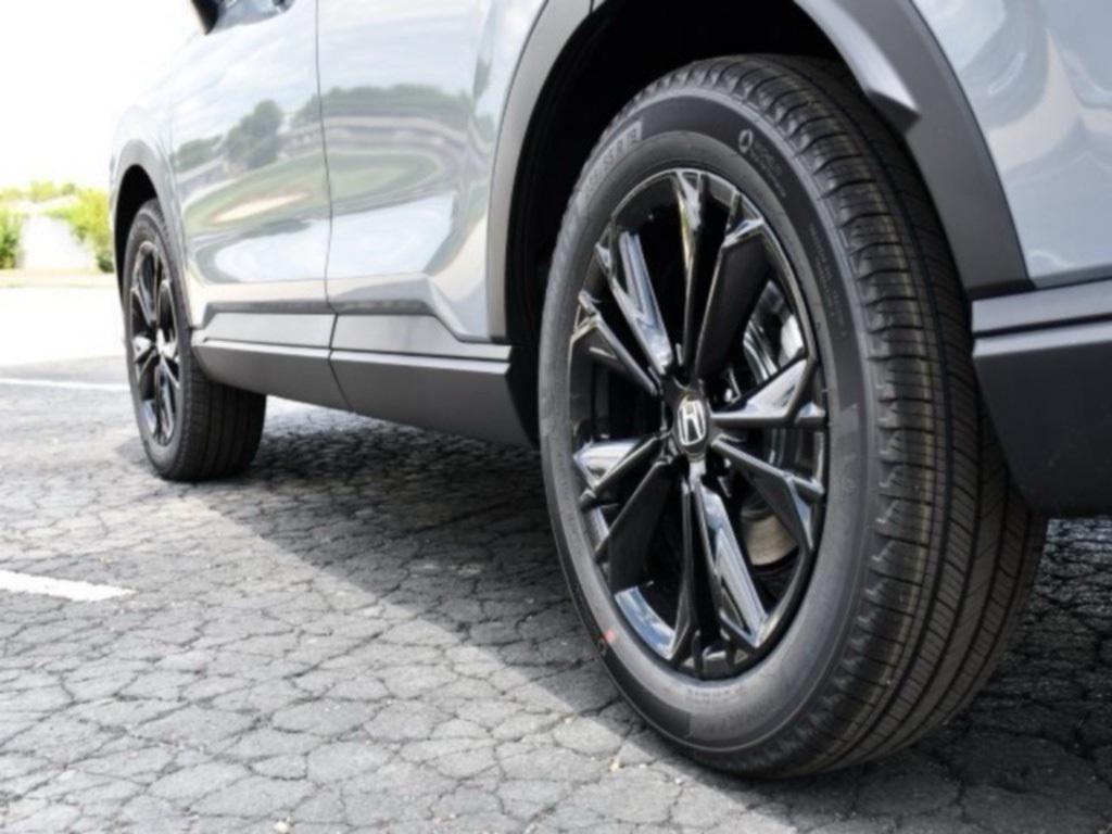 new 2026 Honda CR-V Hybrid car, priced at $41,090