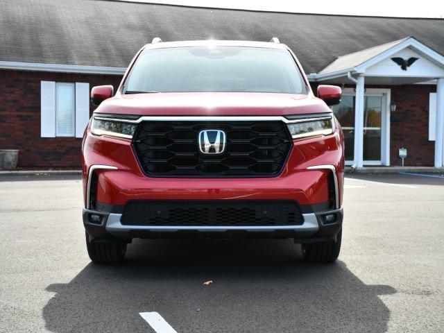 new 2025 Honda Pilot car, priced at $47,703